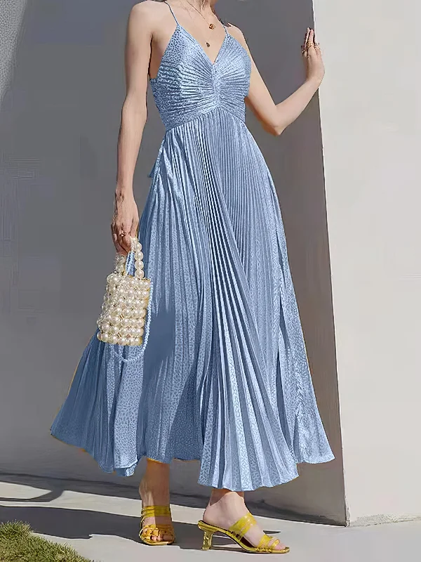 Solid Strap V-Neck Pleated Maxi Dress