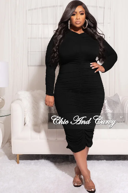 Final Sale Plus Size Long Sleeve Ruched Midi Dress in Black